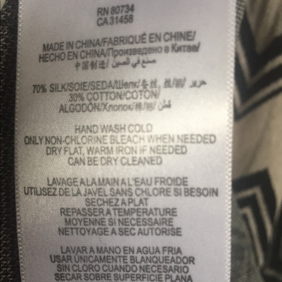 🍁3/$25 BCBG Max Azria chevron print dress - Picture 6 of 6